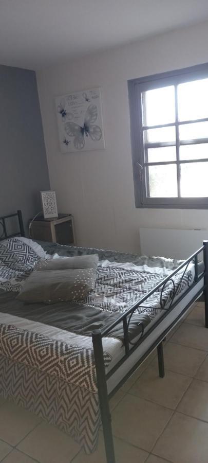 Petite Maison Dans La Campagne A 10 Mn A Pied Du Centre Ville آرْلْ المظهر الخارجي الصورة